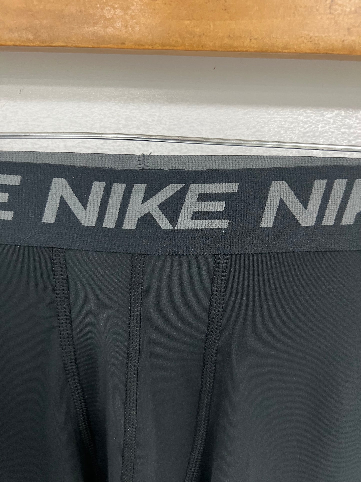 Malla de entrenamiento licra Nike ✔️ Pro Dri-FIT para hombre en Color negro y logo en blanco Talla L