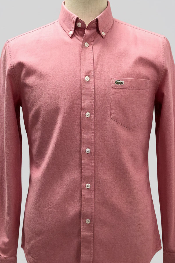 Camisa de botones Lacoste 🐊 Oxford color rosado magenta Talla M Entalle Regular