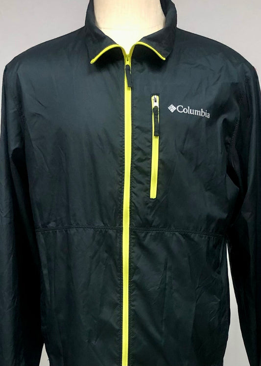 Jacket Columbia 🔷 color negro con zíper completo color amarillo y logo en color gris Talla M