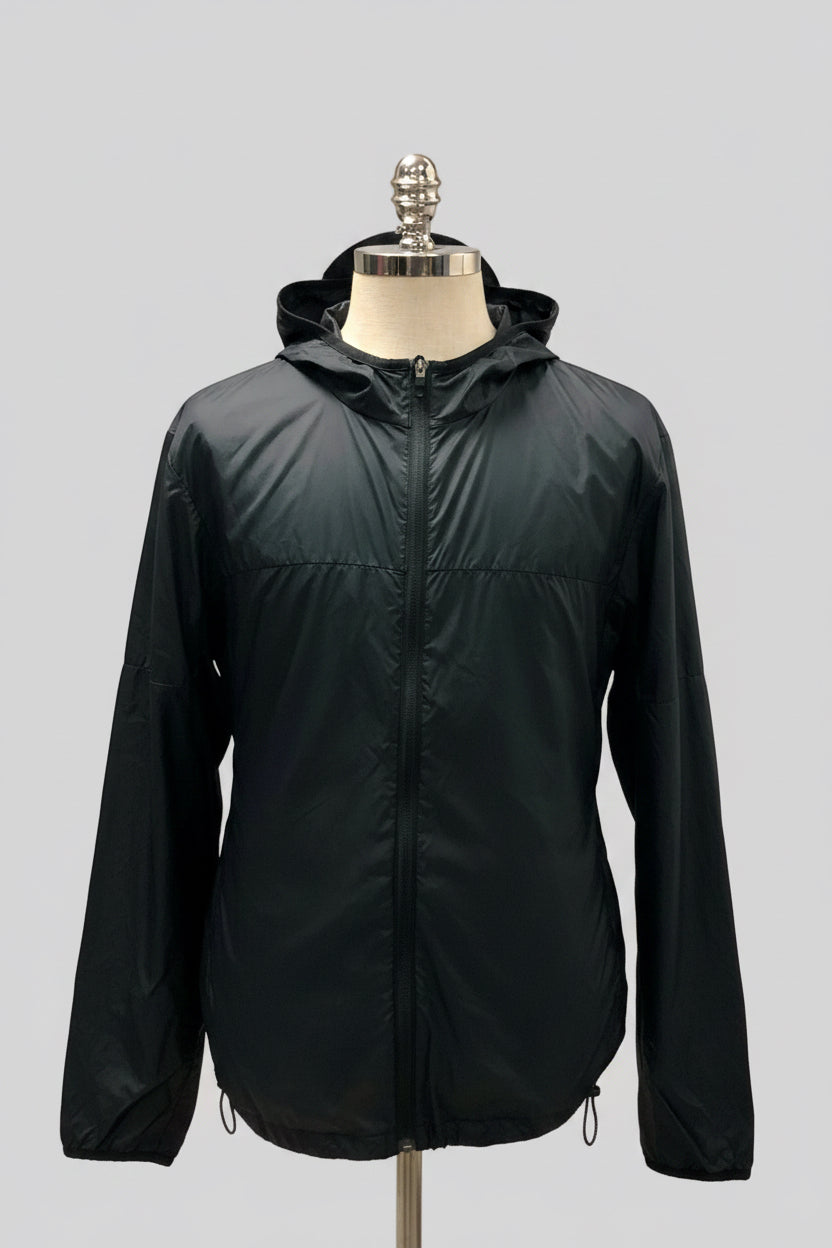 Jacket con capucha Gymshark 🦈 Impermeable color negro y con zíper completo Talla XXL