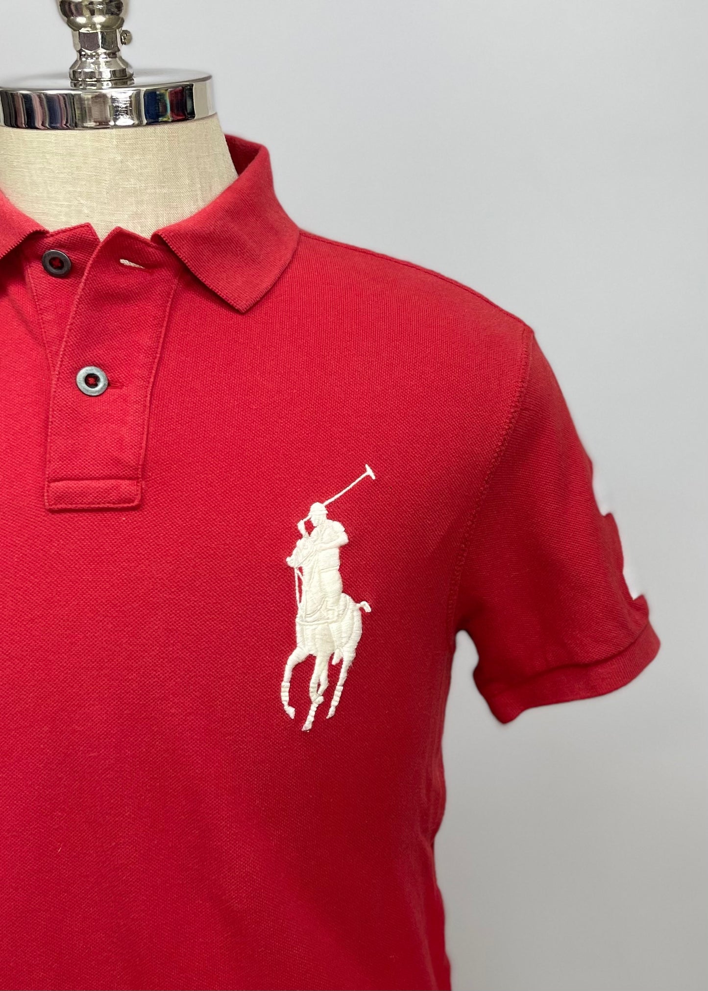 Camiseta Polo Ralph Lauren 🏇🏼 color rojo con logo big pony blanco Talla M Entalle Custom Fit (ver descripción)