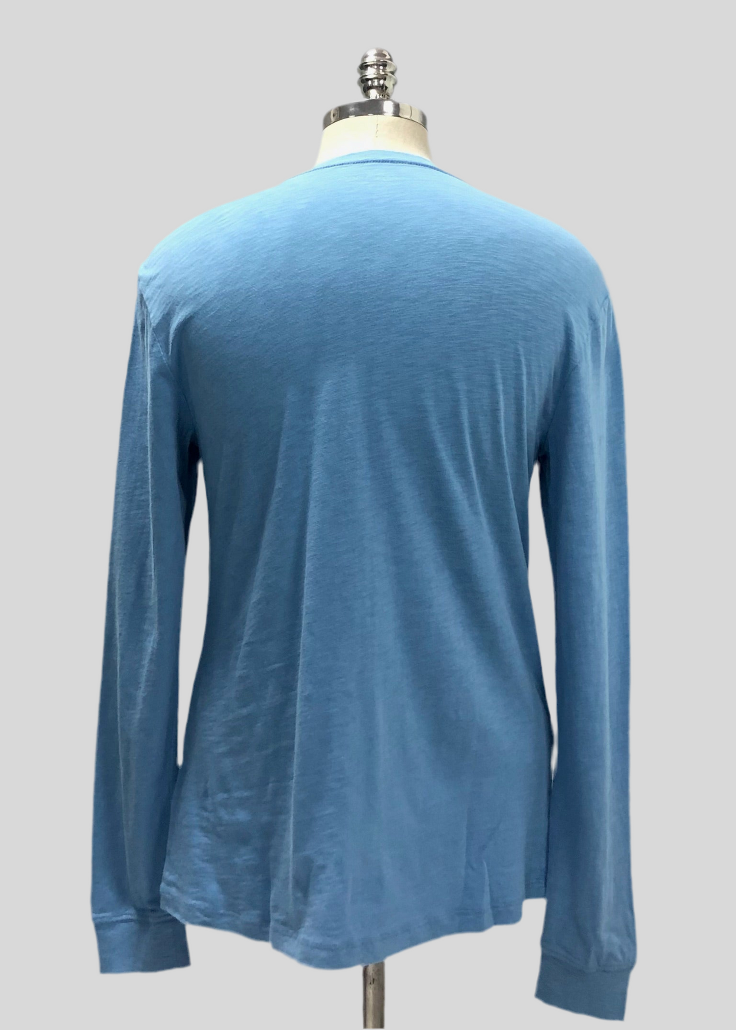 Camiseta cuello redondo Vineyard Vines 🐳 color celeste manga larga Talla S