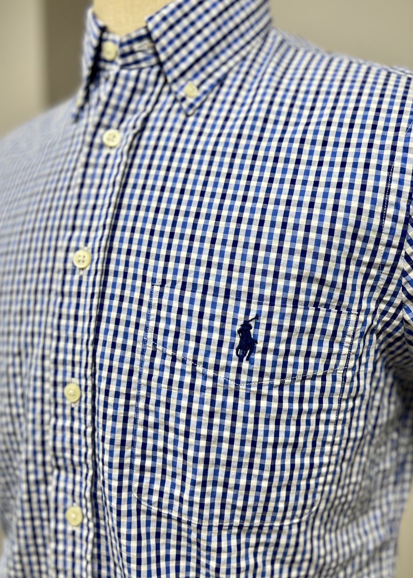 Camisa Polo Ralph Lauren 🏇🏼 Seersucker con patrón de cuadros en azul, celeste y blanco Talla S Entalle Regular