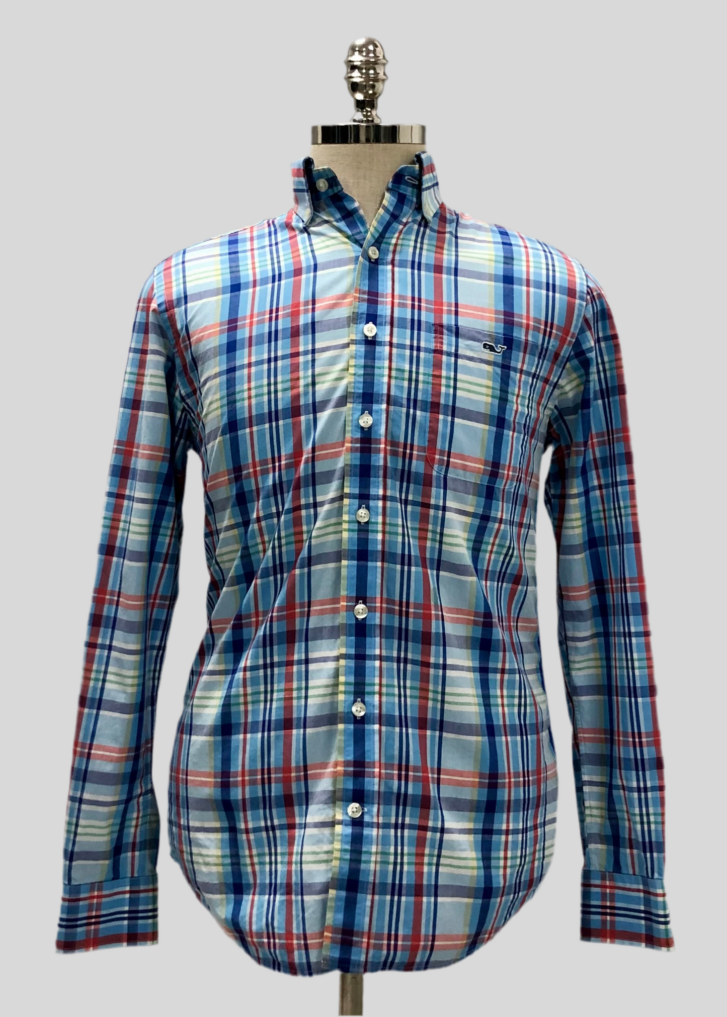 Camisa de botones Vineyard Vines 🐳 color celeste de cuadros en color rojo, azul y amarillo Talla S Entalle Slim Fit
