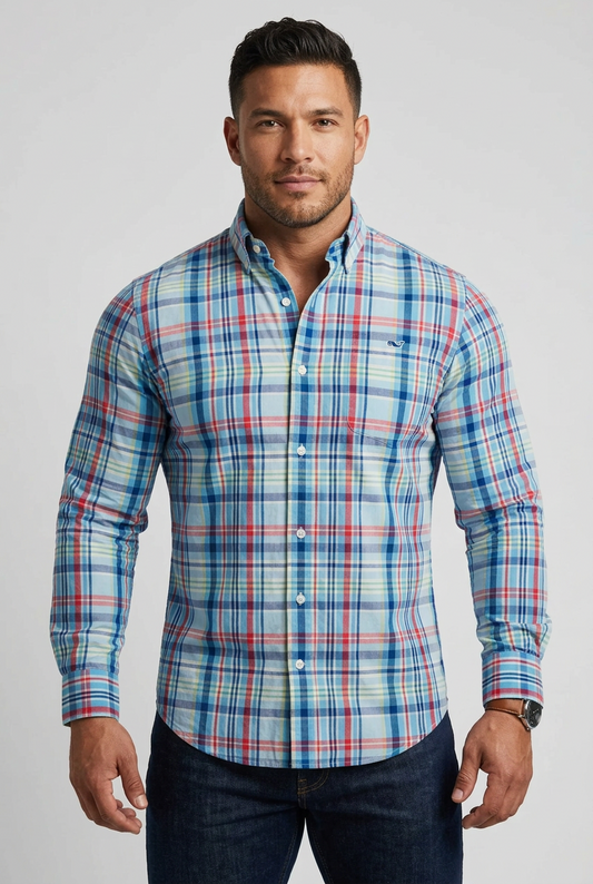 Camisa de botones Vineyard Vines 🐳 color celeste de cuadros en color rojo, azul y amarillo Talla M Entalle Slim Fit
