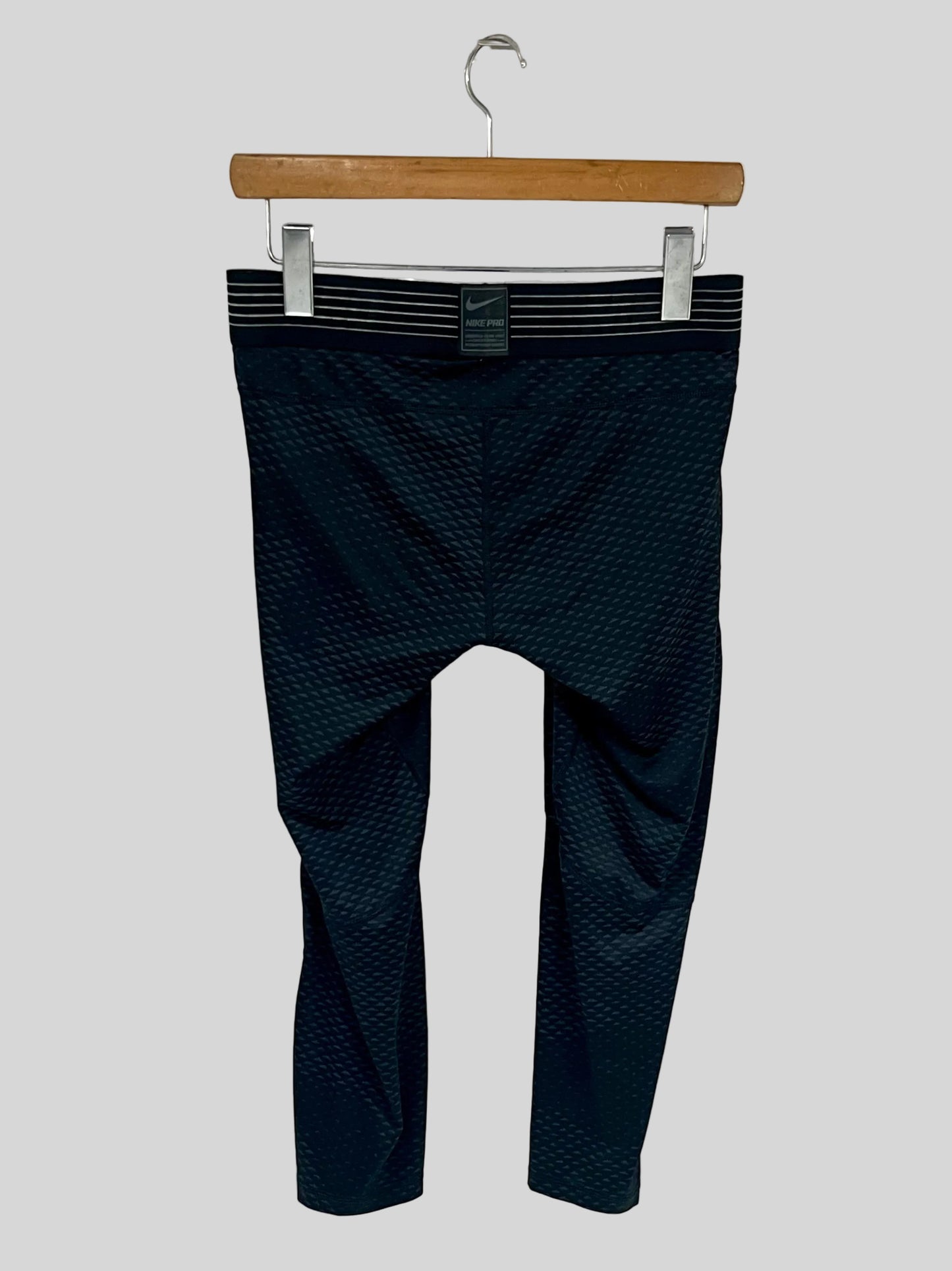 Malla de entrenamiento licra Nike ✔️ Pro Dri-FIT de 3/4 de largo para hombre en Color negro con tríptico en gris Talla L