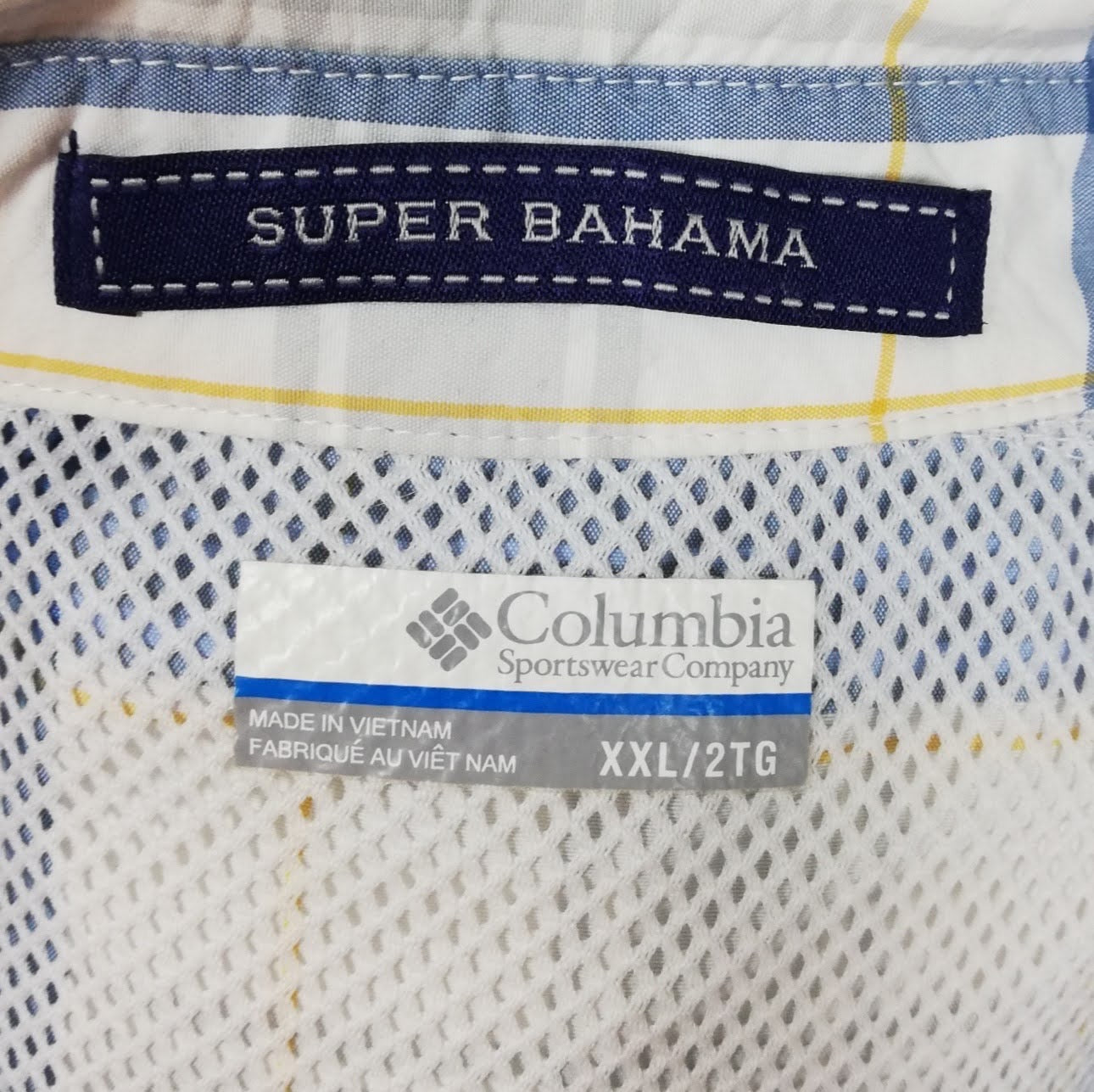 Camisa Columbia 🔹 Super Bahama Color blanco con patrón de cuadros en azul y gris Talla XXL
