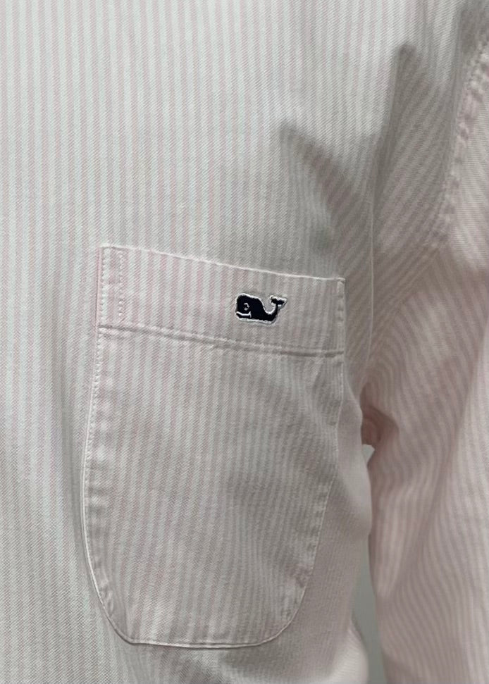 Camisa de botones Vineyard Vines 🐳 con patrón de rayas en color rosado claro y blanco Talla XL Entalle Slim Fit