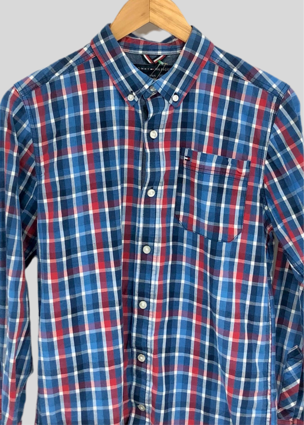 Camisa de niño Tommy Hilfiger 🇺🇸 con patron de cuadros en azul, rojo y blanco Talla L (16-18) Entalle Regular