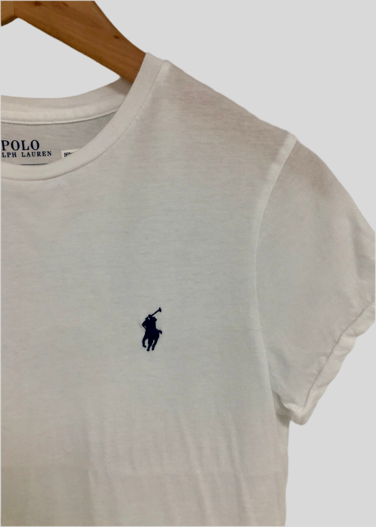 Camiseta de mujer cuello redondo Polo Ralph Lauren 🏇🏼 color blanco con logo en azul Navy Talla S Entalle Regular