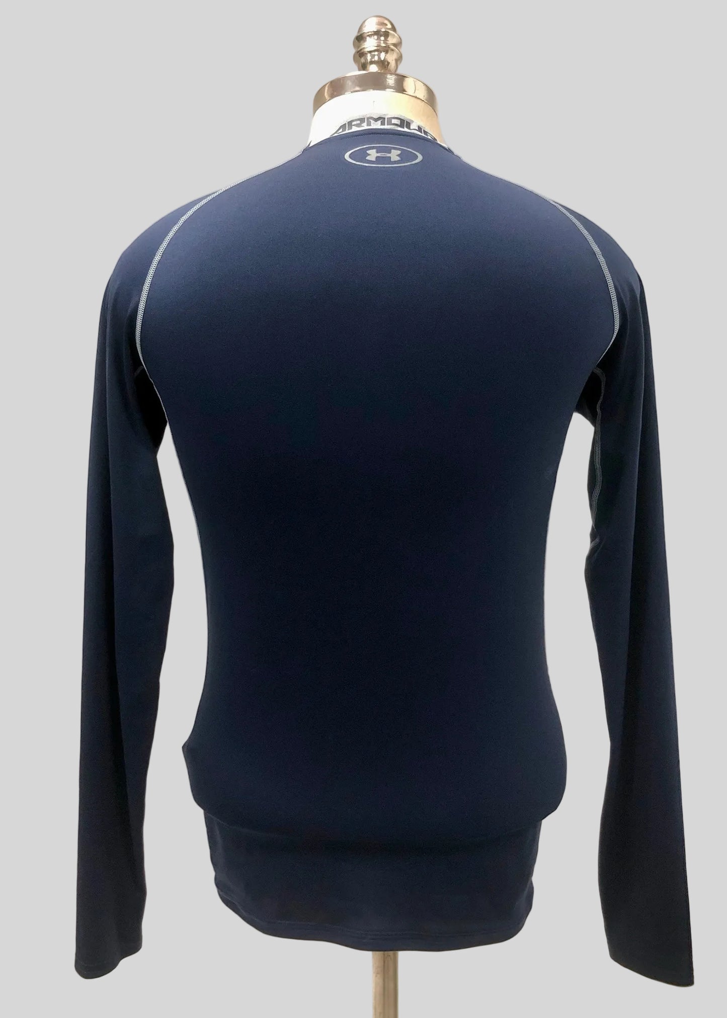 Camiseta de compresión Under Armour 🏋🏽 color azul navy y logo en blanco Talla L