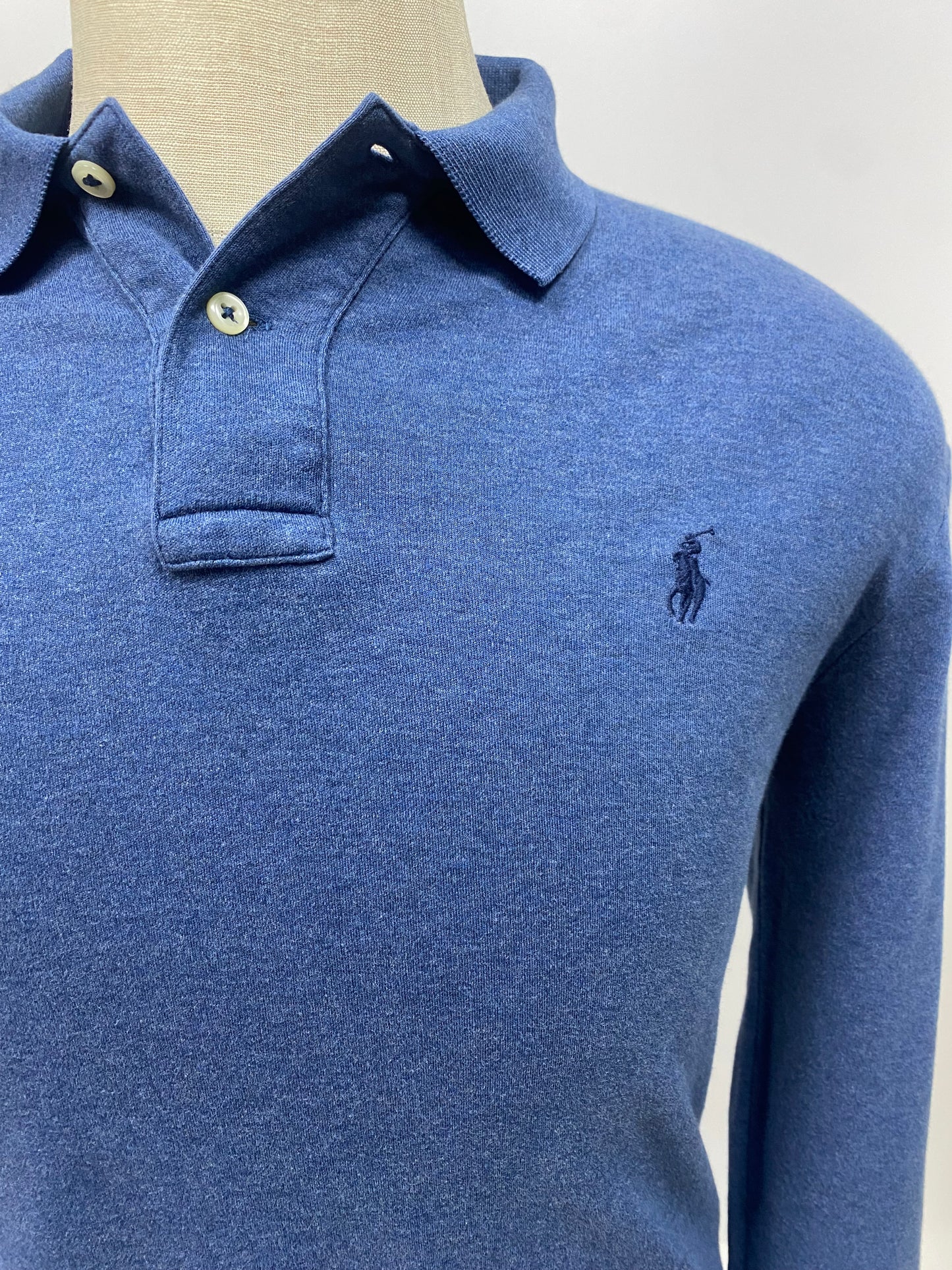 Camiseta Polo Ralph Lauren 🏇🏼 color azul grisáceo manga large Talla M Entalle Regular