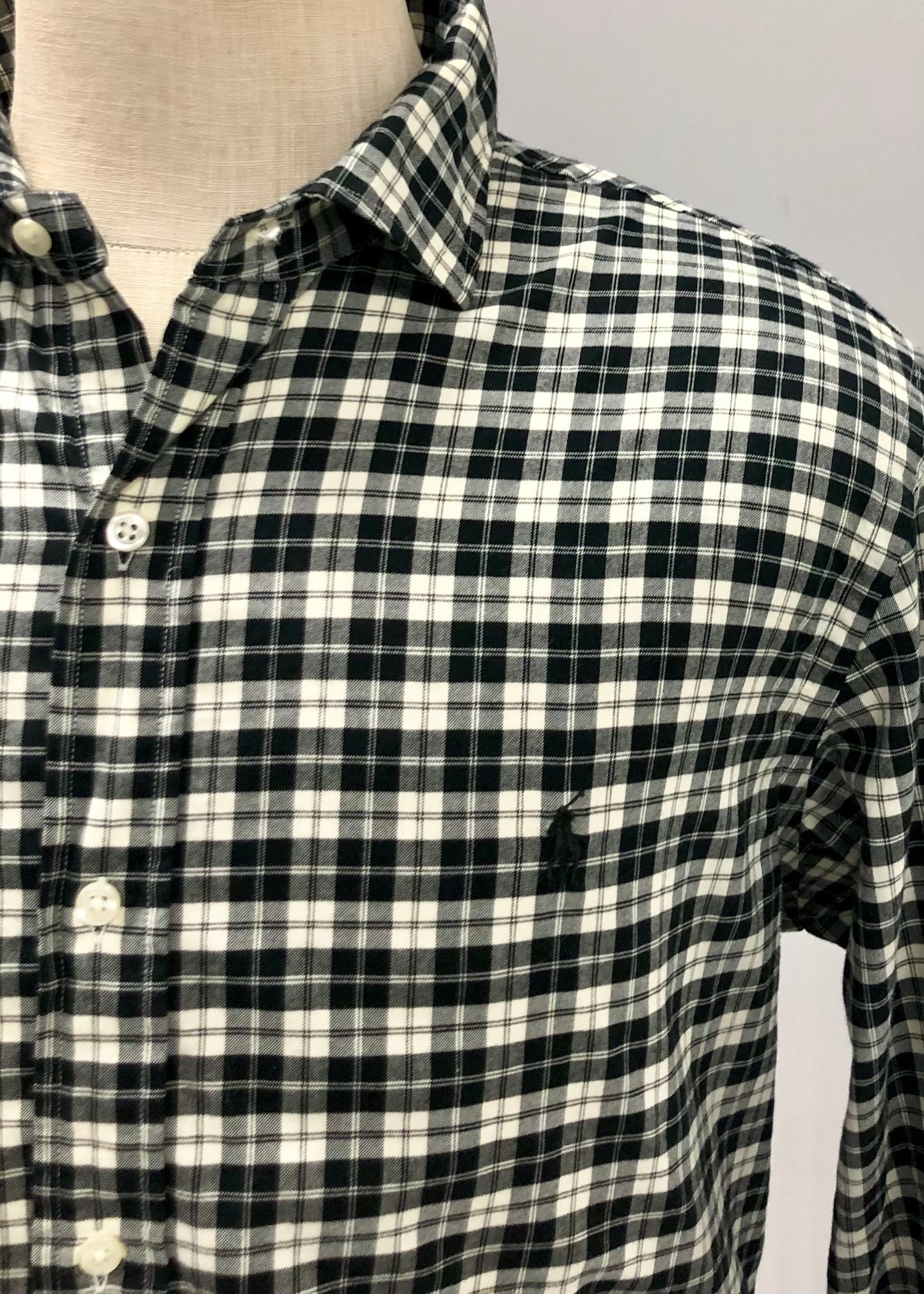 Camisa Polo Ralph Lauren 🏇🏼 con patron de cuadros negro y blanco Talla XL Entalle Slim Fit