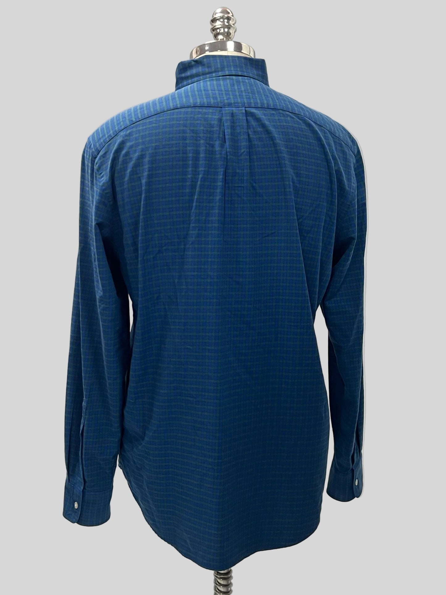 Camisa de botones Vineyard Vines 🐳 Performance de cuadros en color verde oscuro y azul navy Talla M Entalle Clasico