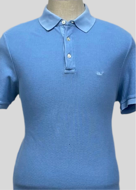 Camiseta Polo Vineyard Vines 🐳 color celeste con cuello y manga en celeste claro Talla M Entalle Regular ( ver descripción)