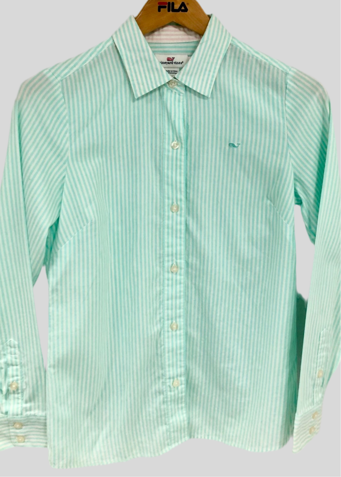 Camisa de mujer Vineyard Vines 🐳 con patrón de rayas en turquesa claro y blanco Talla XS (0) Entalle Regular