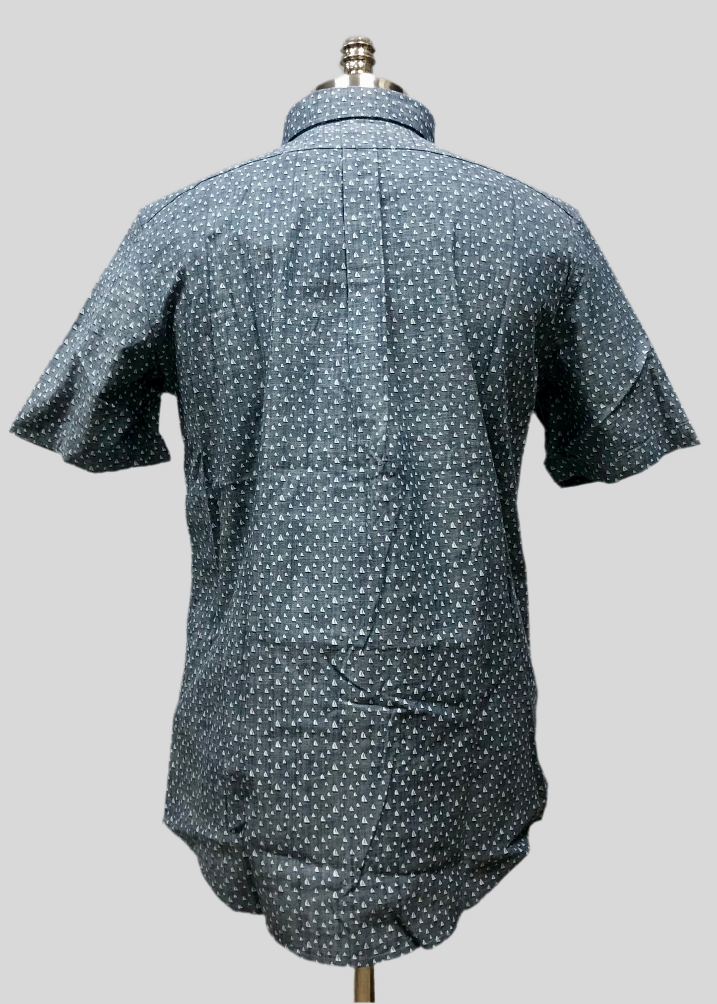 Camisa de botones Vineyard Vines 🐳 color azul grisáceo con diseño de veleros en color blanco Talla M Entalle Slim Fit