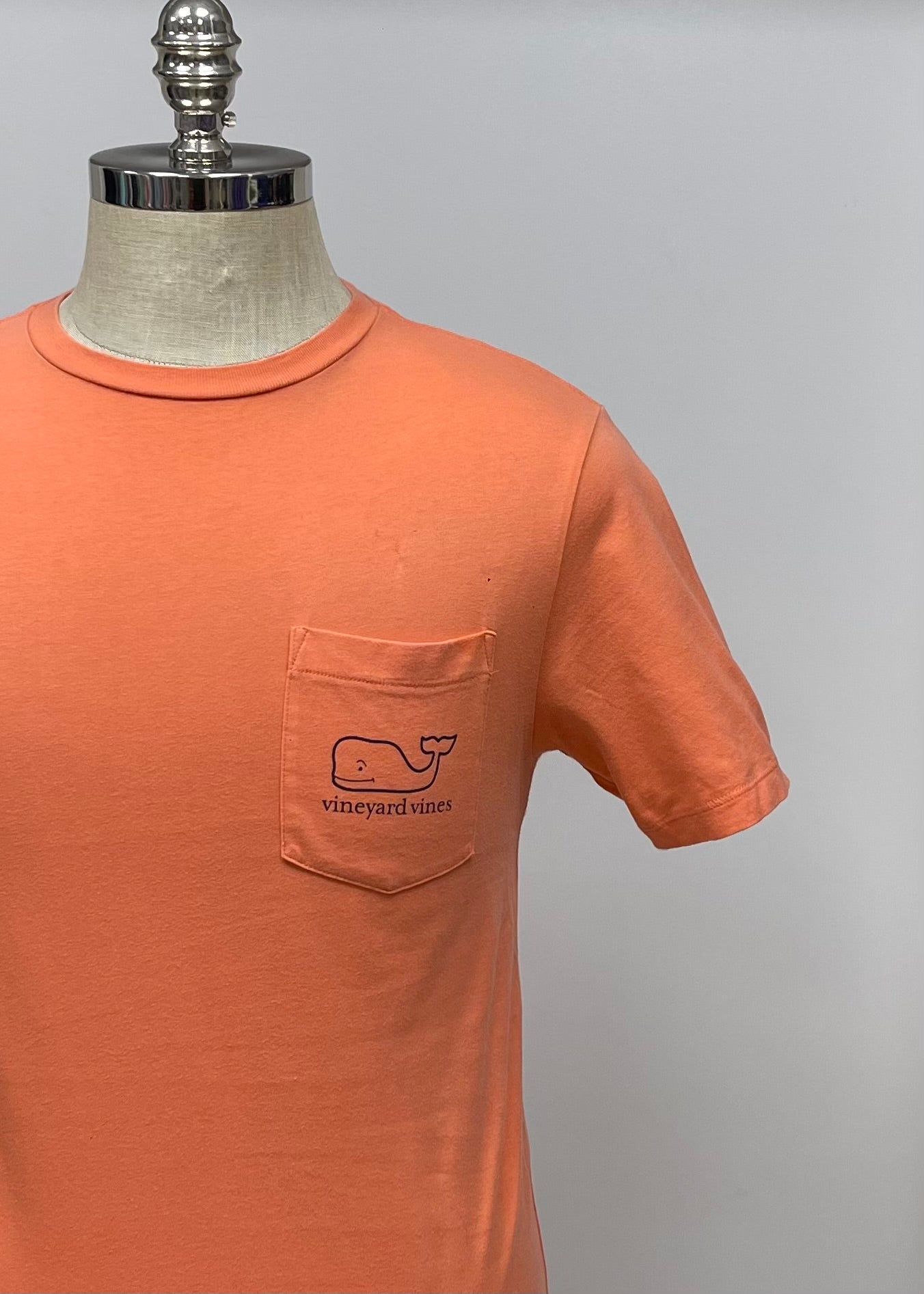 Camiseta cuello redondo Vineyard Vines 🐳 color naranja con Diseño de Lago Talla XSmall