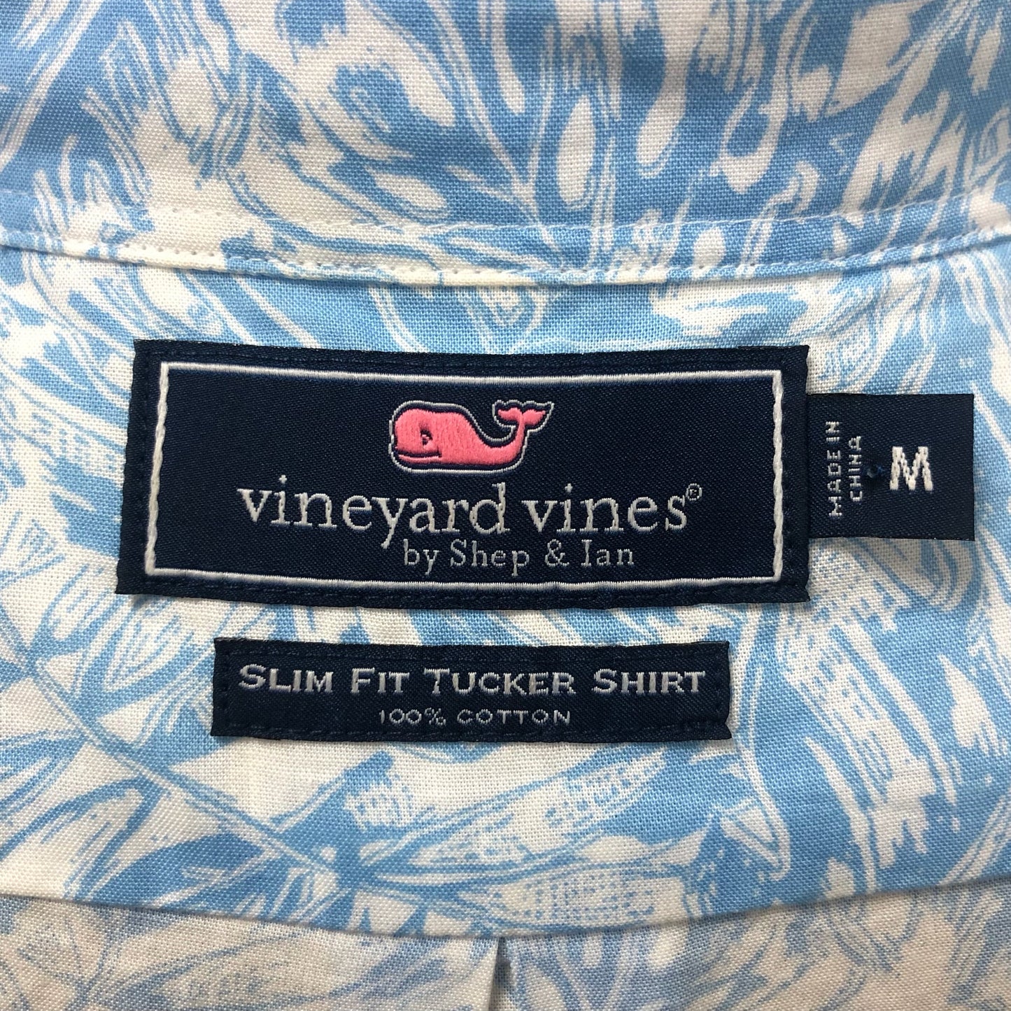 Camisa de botones Vineyard Vines 🐳 color blanco con diseño de Hojas en color celeste Talla M Entalle Slim Fit