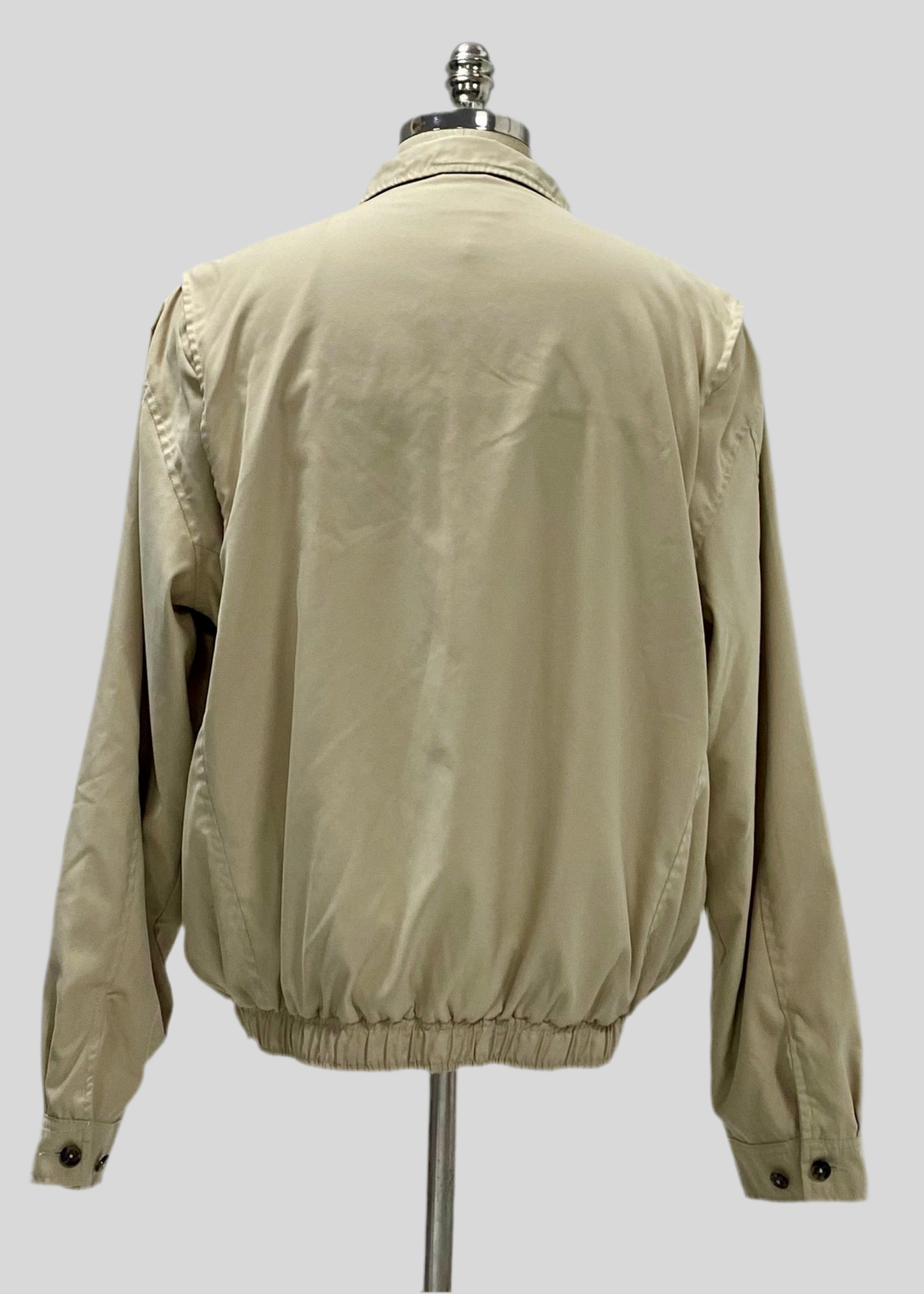 Chaqueta Tommy Hilfiger 🇺🇸 color beige y logo tradicional Talla XL