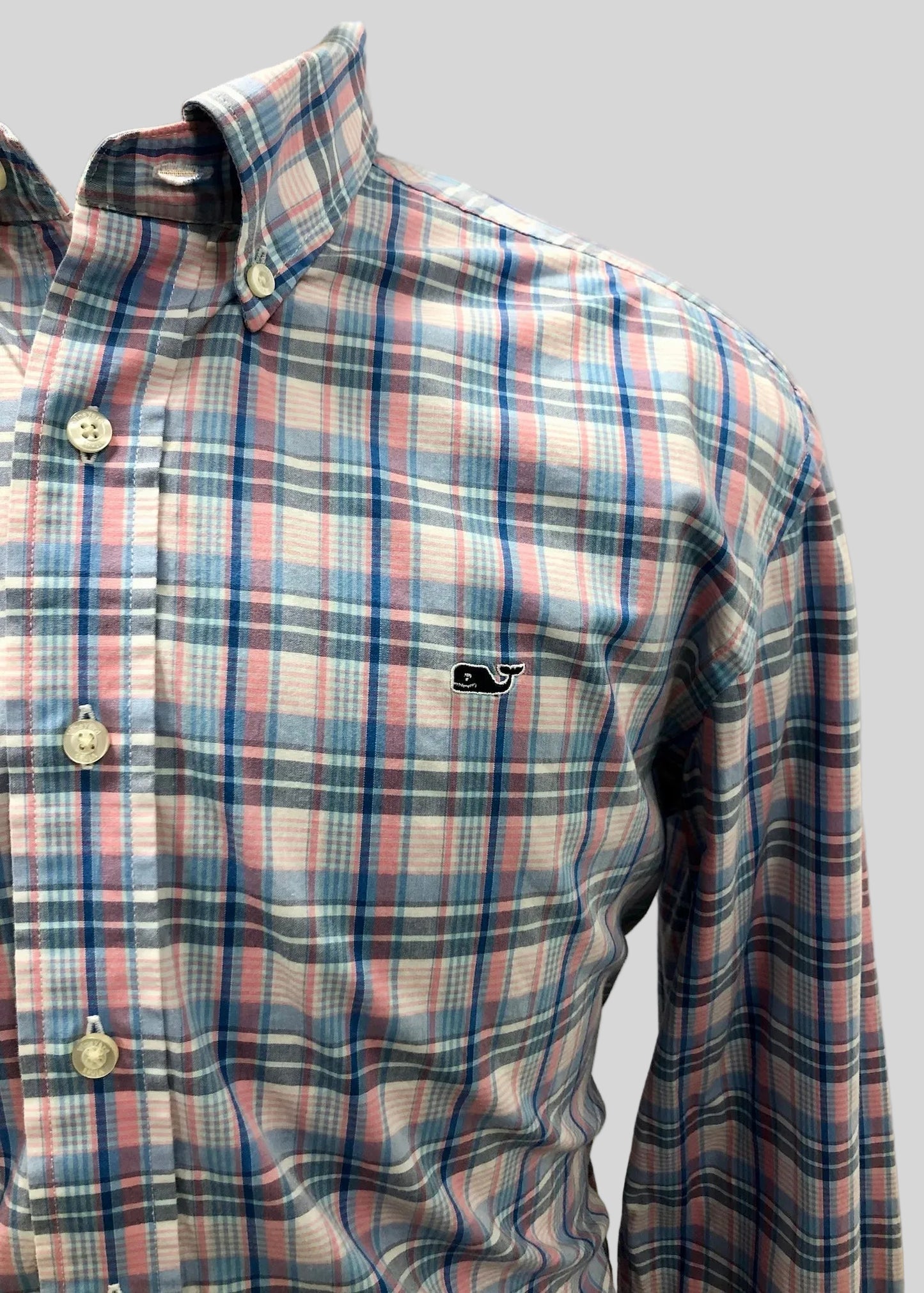 Camisa de botones Vineyard Vines 🐳 Color blanco de cuadros en color rosado y azul Talla M Entalle Regular
