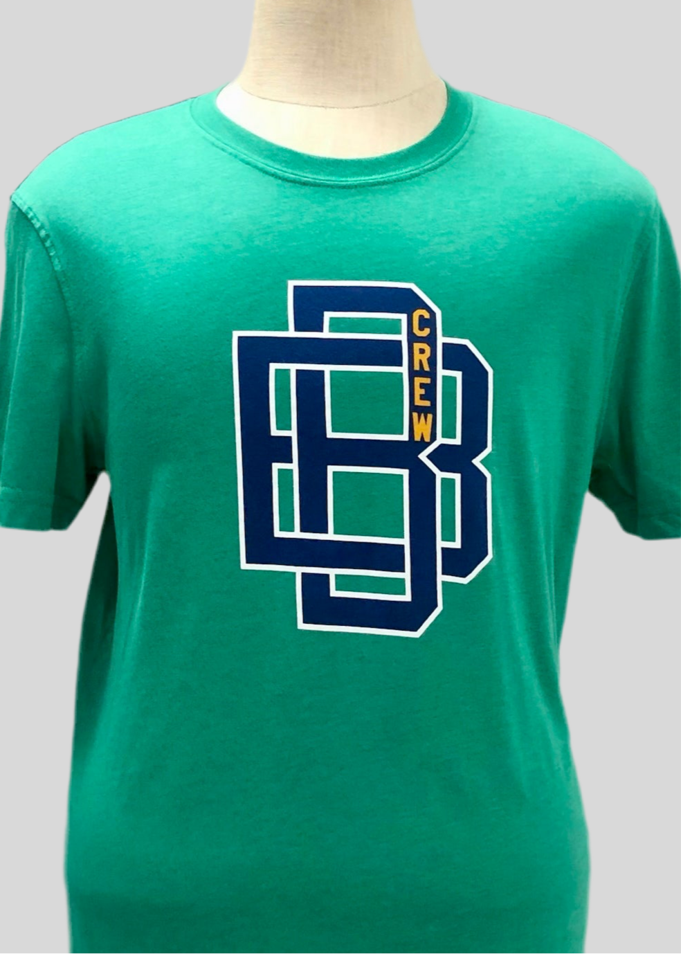 Camiseta cuello redondo Brooks Brothers 🐑 color verde y diseño de logo universitario Talla L (ver descripción)