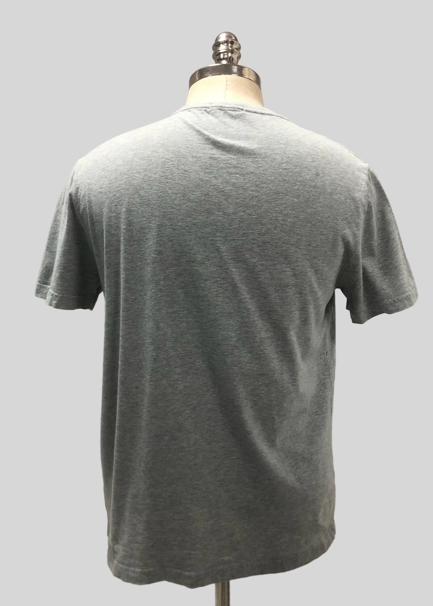 Camiseta cuello redondo Polo Ralph Lauren 🏇🏼 color gris claro Talla Large