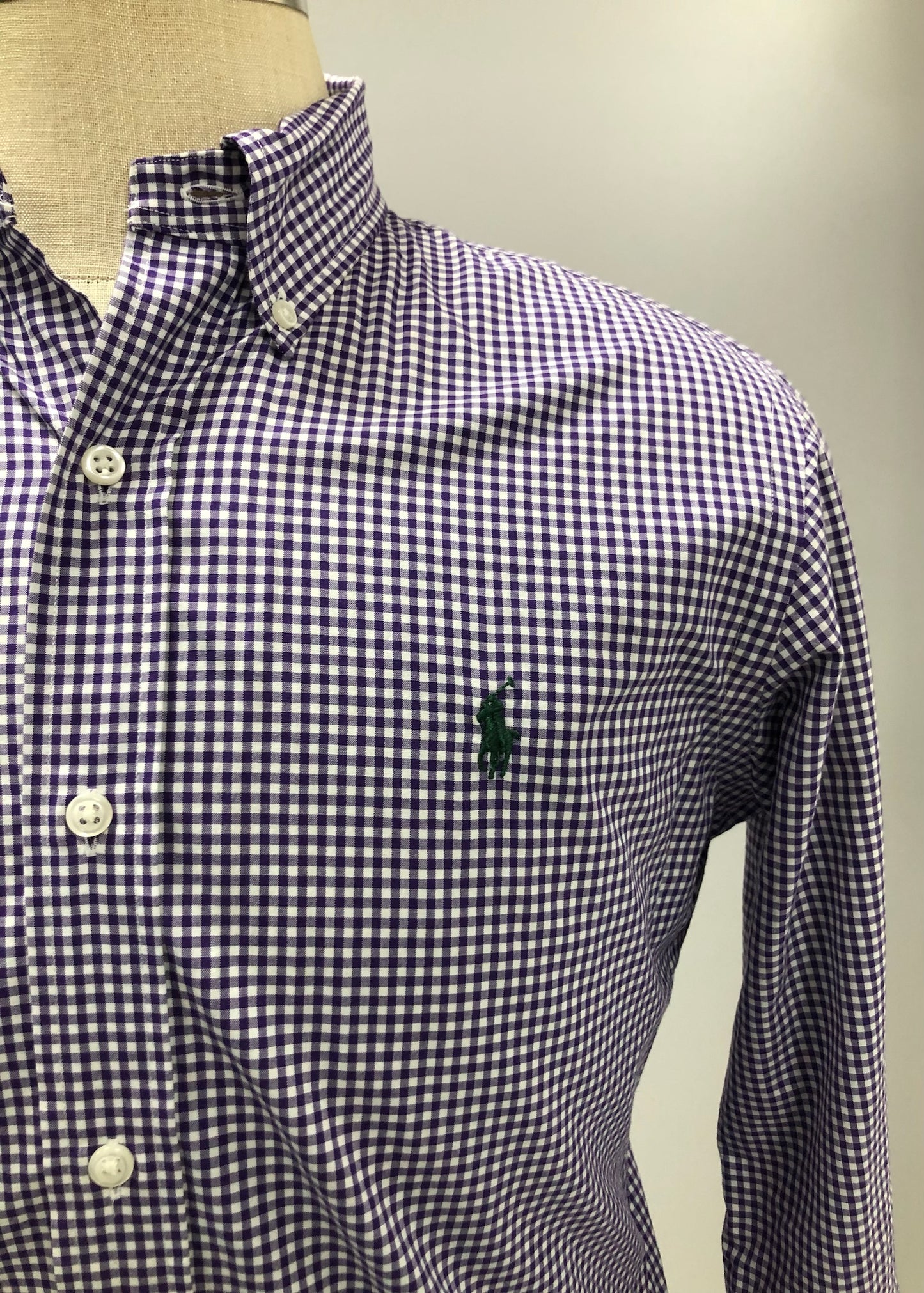 Camisa de botones Polo Ralph Lauren 🏇🏼 con patrón de cuadros gingham morado y blanco Talla S Entalle Clásico