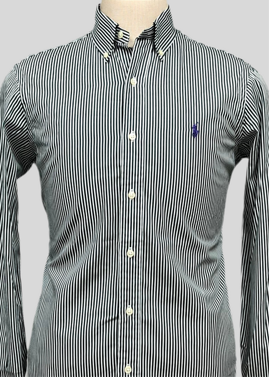 Camisa Polo Ralph Lauren 🏇🏼 con patron de rayas en color verde oscuro y blanco Talla M Entalle Regular