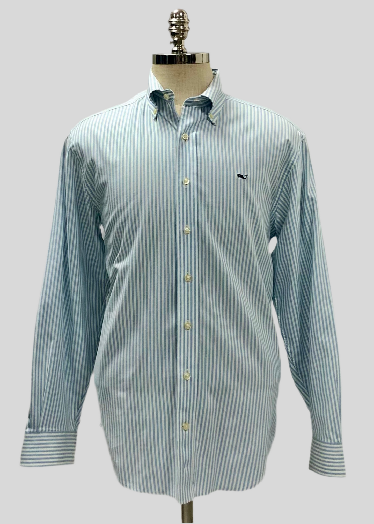 Camisa de botones Vineyard Vines 🐳 Oxford de rayas en color celeste y blanco Talla M Entalle Regular