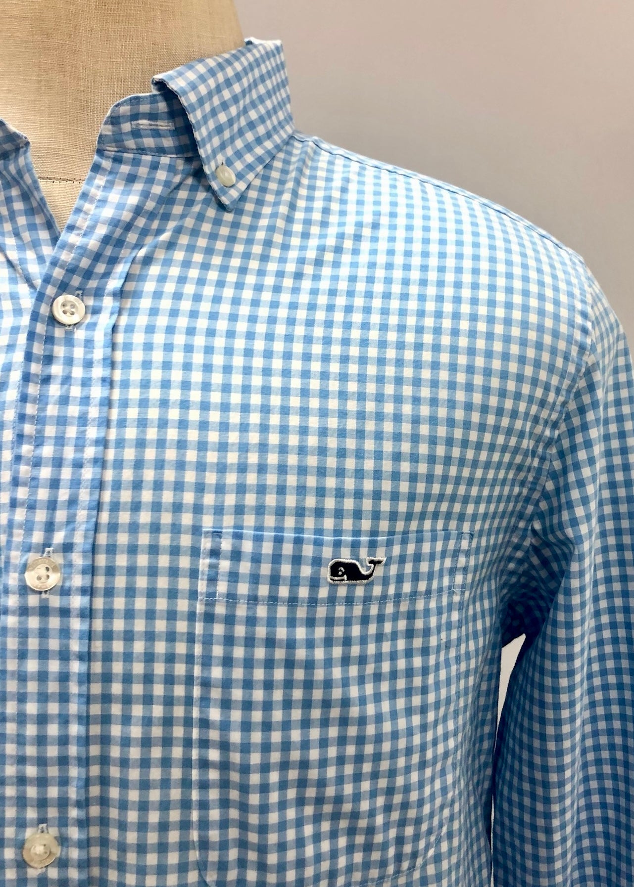 Camisa Vineyard Vines 🐳 con patron cuadros gingham en color celeste y blanco Talla S Entalle Clásico