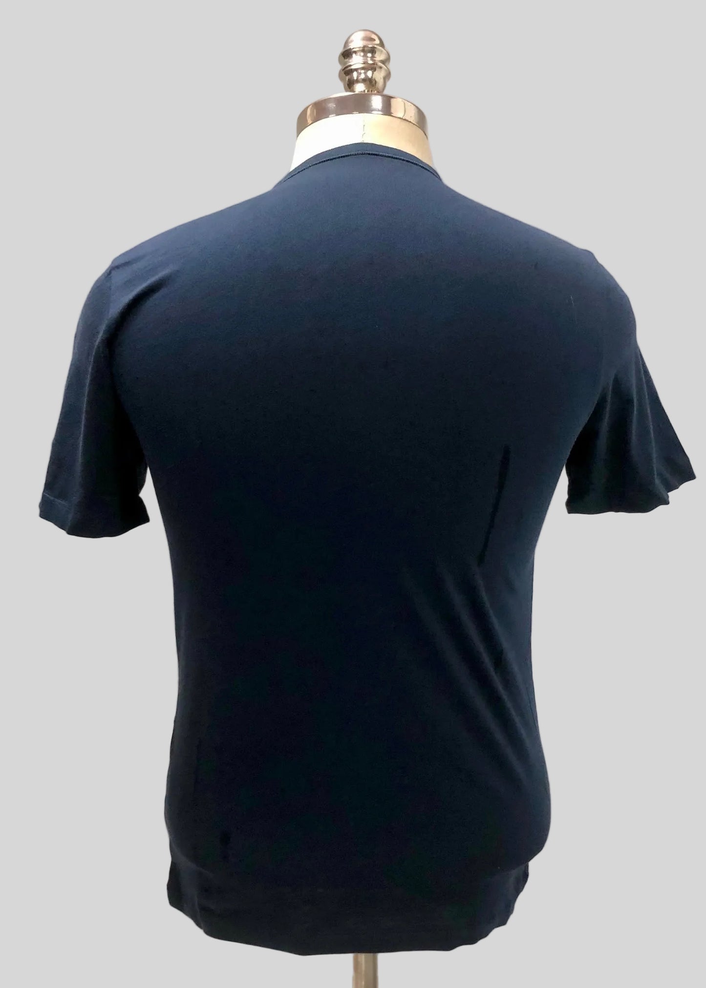 Camiseta cuello redondo Hugo Boss 🇩🇪 Tela algodón color azul navy Talla S