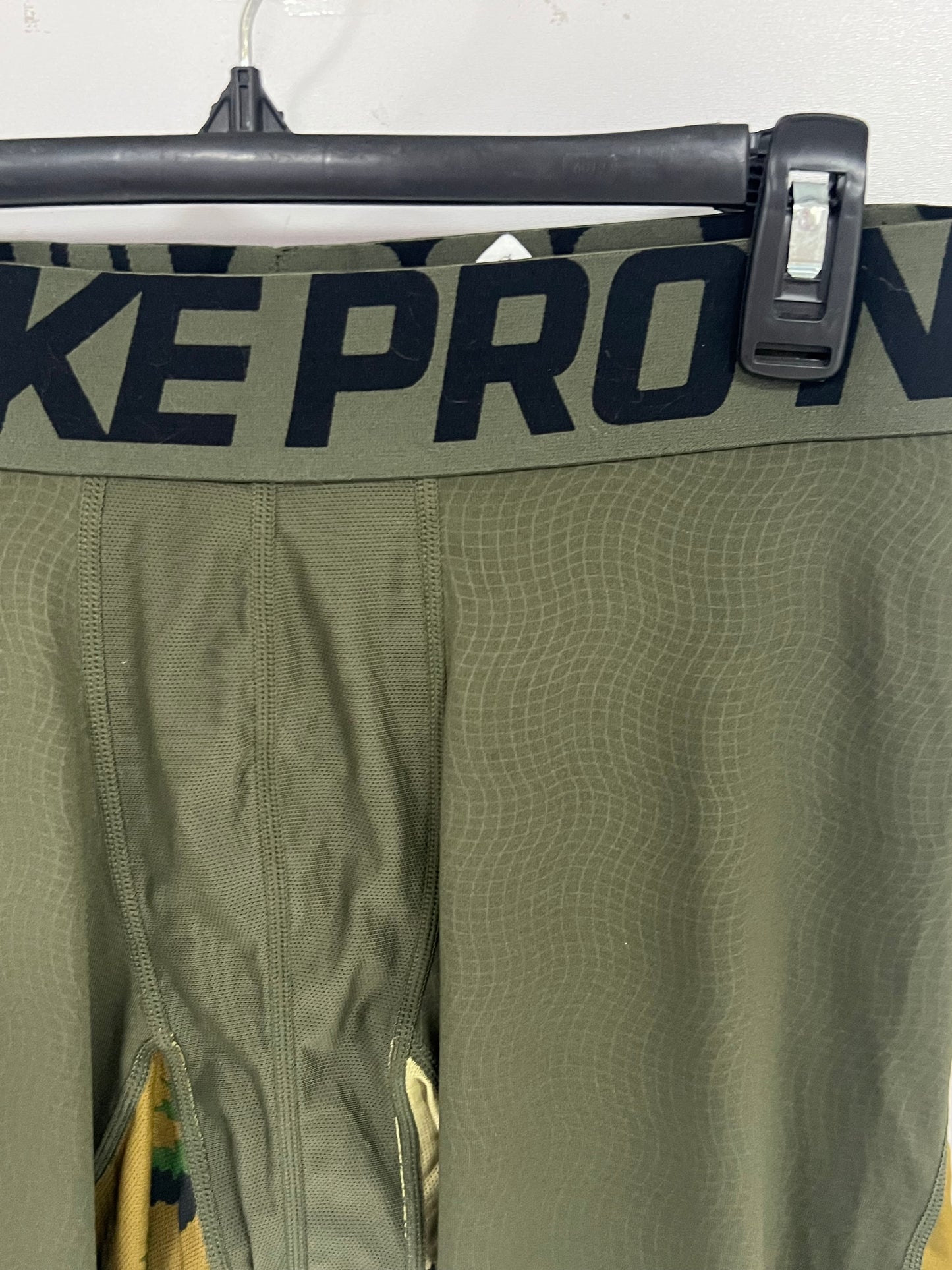 Malla de entrenamiento licra Nike ✔️ Pro HyperCool de 3/4 de largo para hombre De camuflaje en Color verde oliva Talla L