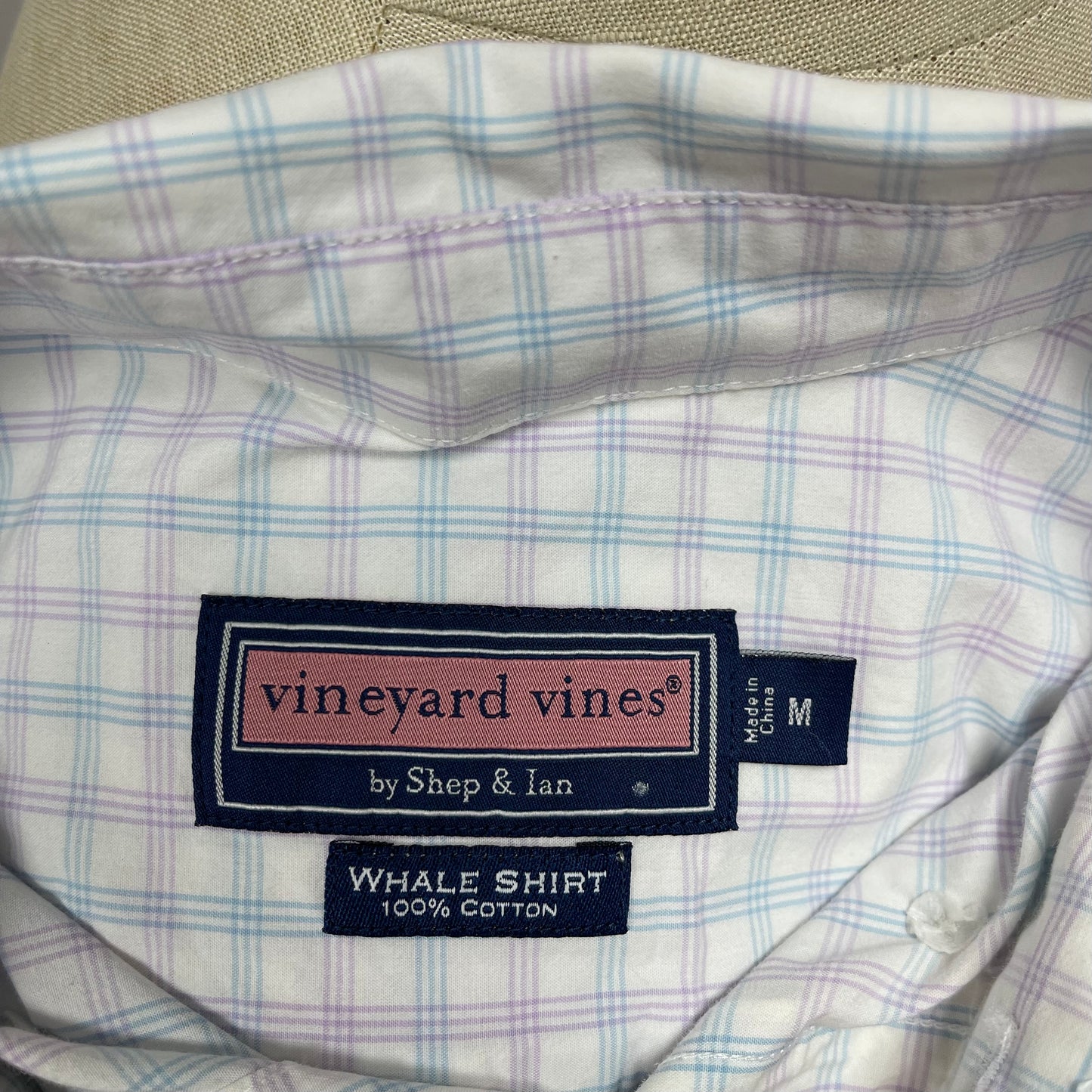 Camisa Vineyard Vines 🐳 Color blanco con patrón de cuadros en color lila y celeste Talla L Entalle Regular