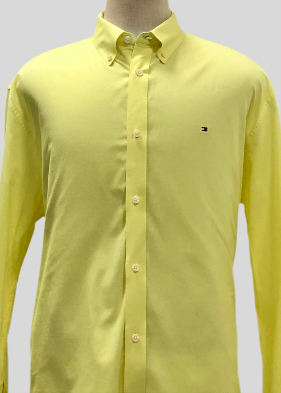 Camisa de botones Tommy Hilfiger 🇺🇸 en color amarillo Talla XL Entalle Custom Fit