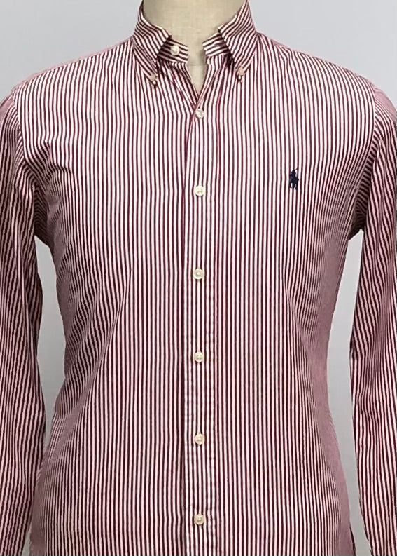 Camisa Polo Ralph Lauren 🏇🏼 con patron de rayas en color rojo oscuro y blanco Talla S Entalle Clásico