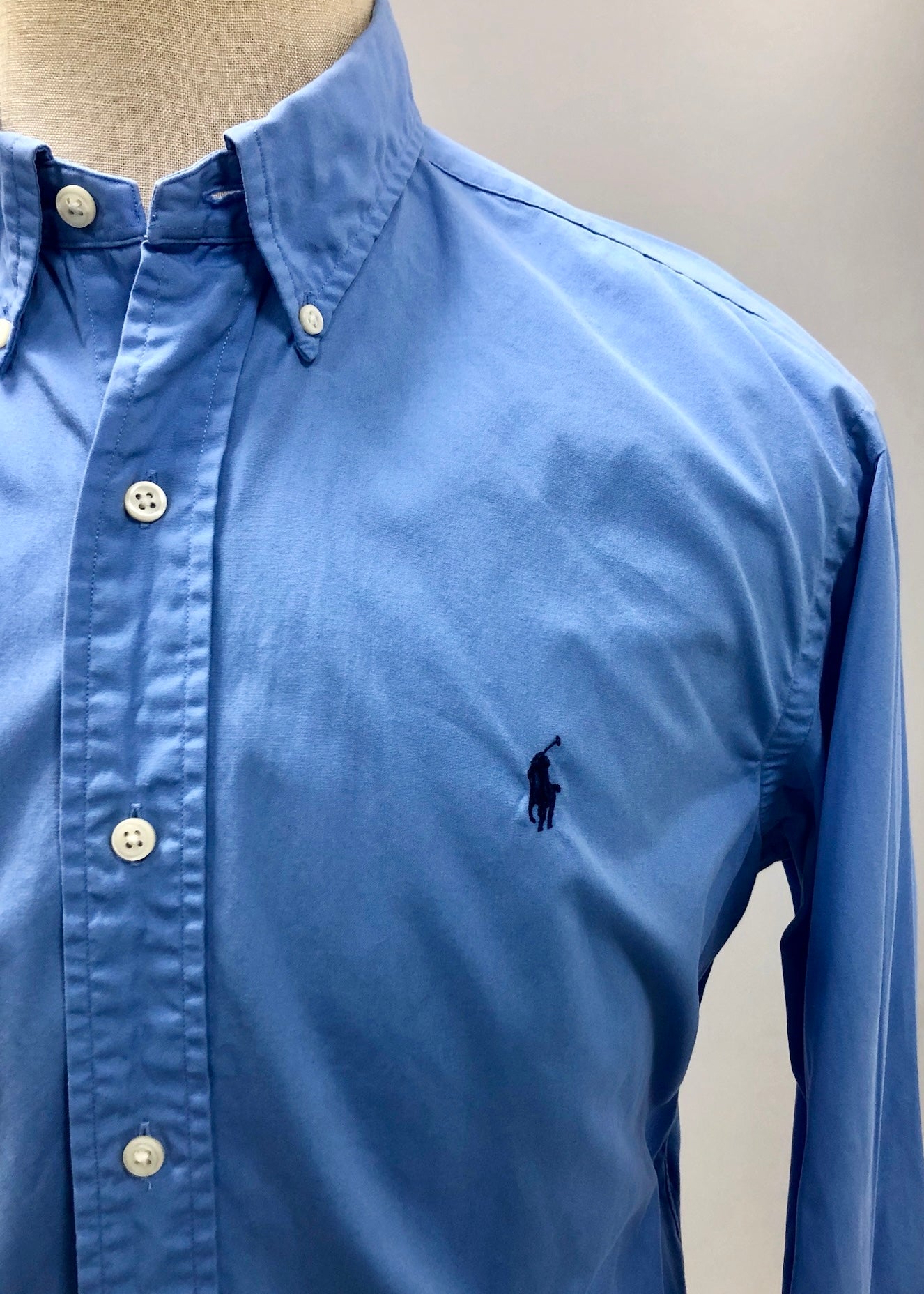 Camisa de botones Polo Ralph Lauren 🏇🏼 color celeste Talla L Entalle Clásico