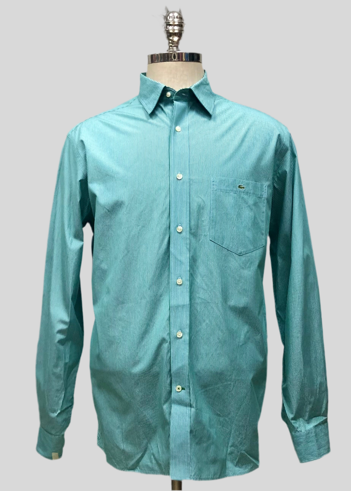 Camisa Lacoste 🐊 con patron de rayas finas en verde y blanco Talla L Entalle Regular