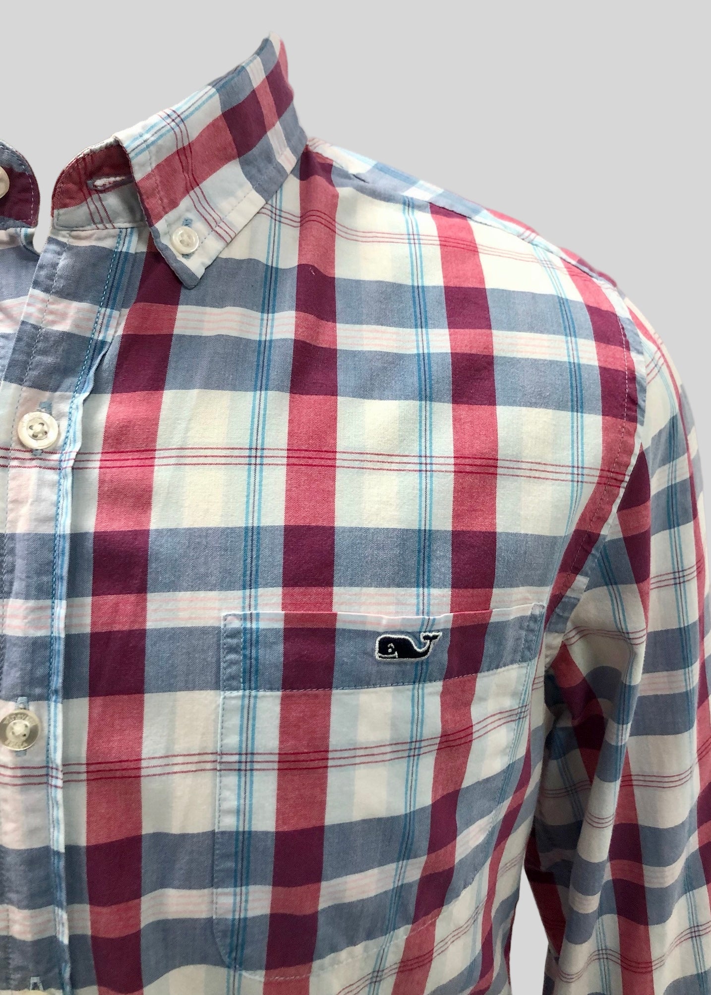 Camisa de botones Vineyard Vines 🐳 de cuadros en color rojo, gris y blanco Talla M Entalle Slim Fit