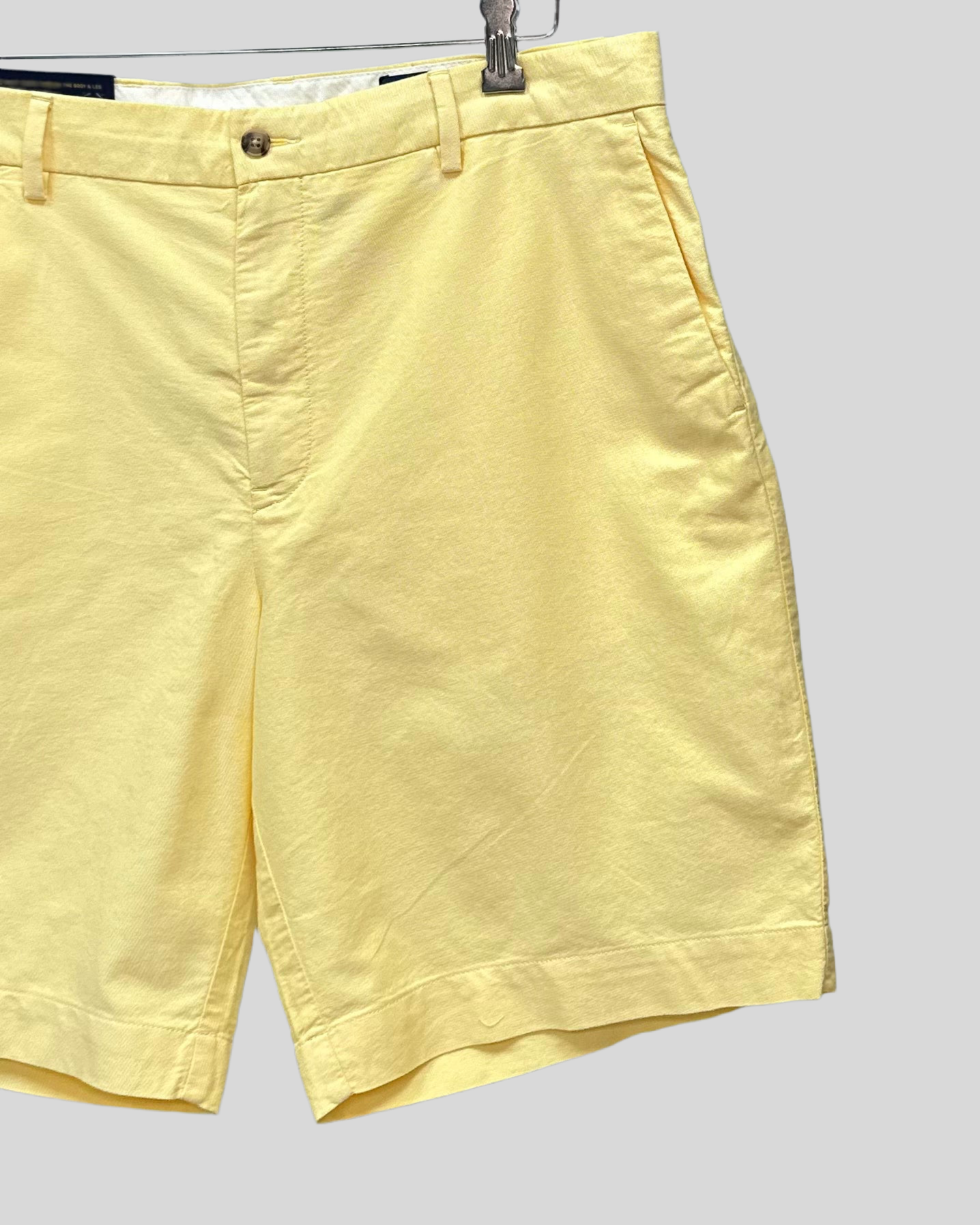 Short Casual Polo Ralph Lauren color amarillo claro Talla 36