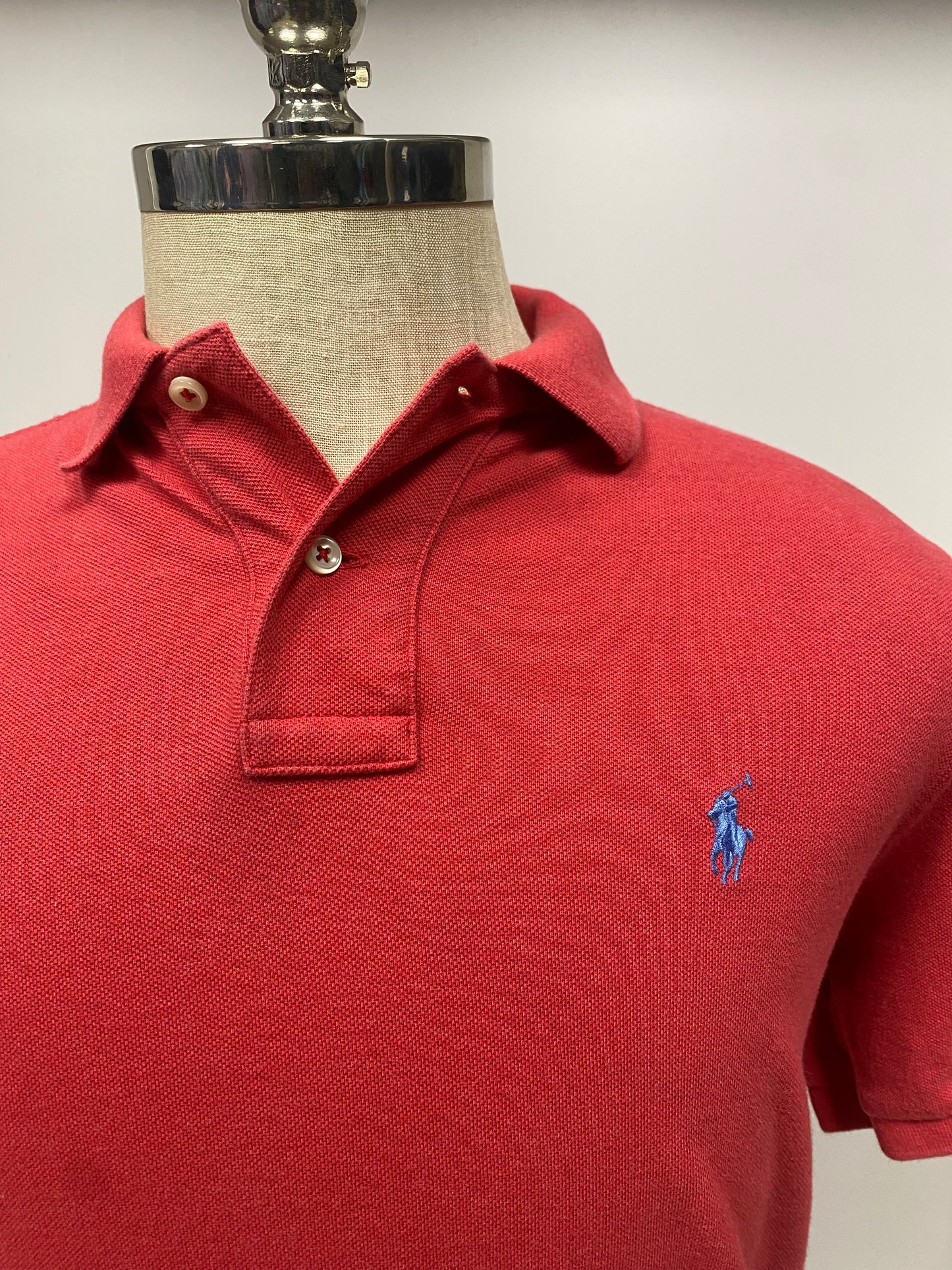 Camiseta Polo Ralph Lauren 🏇🏼color rosado magenta Talla M Entalle Regular