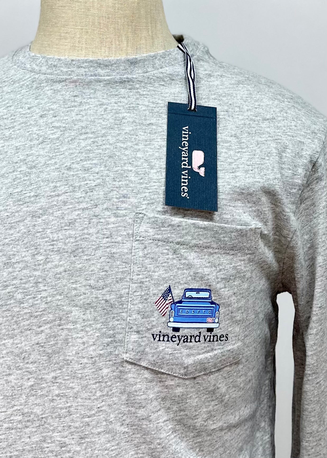 Camiseta de bolsillo Vineyard Vines 🐳 color gris con Diseño de Camioneta Talla Small