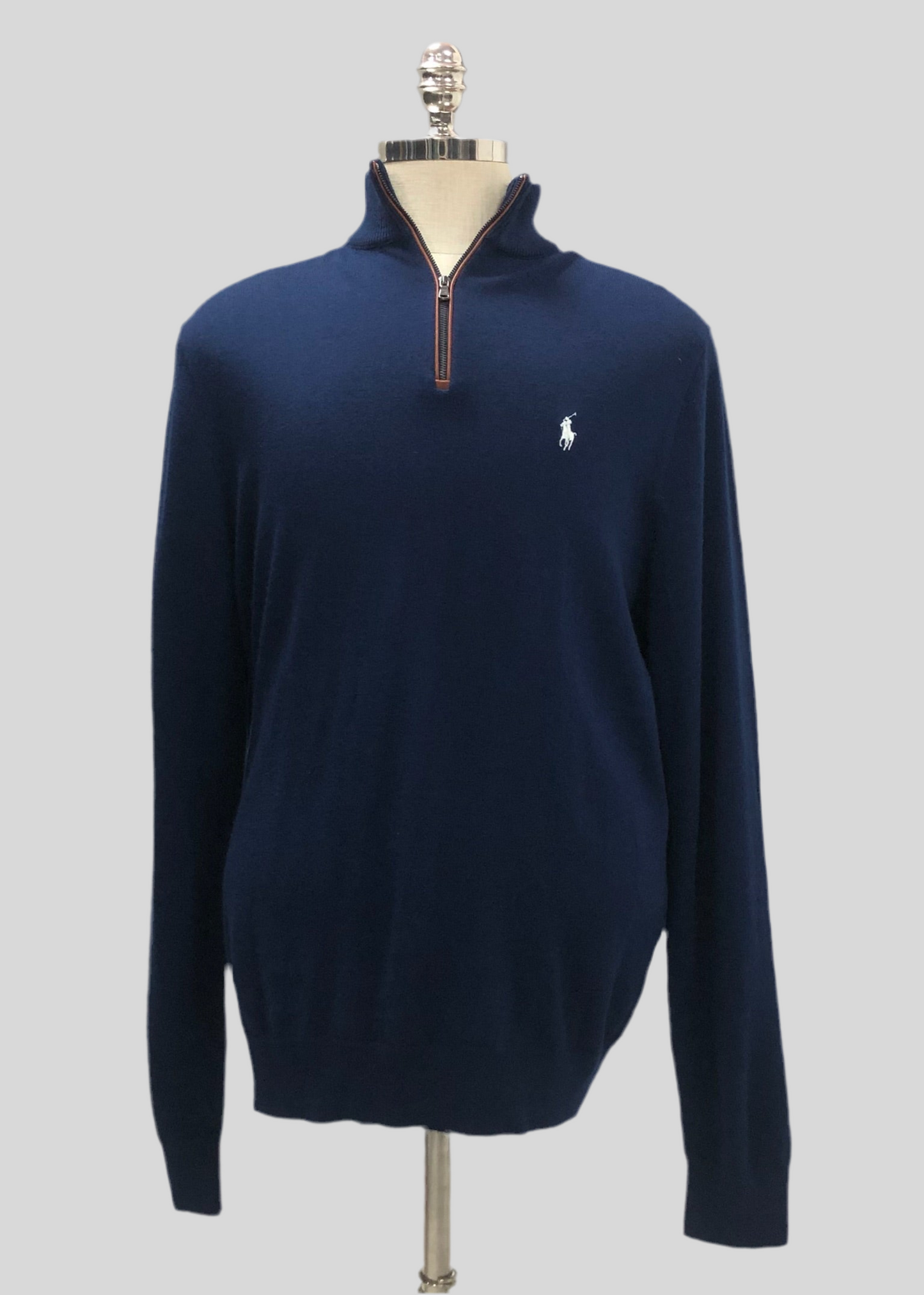 Sueter Jersey Polo Ralph Lauren 🏇🏼 color azul oscuro con logo en blanco Talla L (ver descripción)