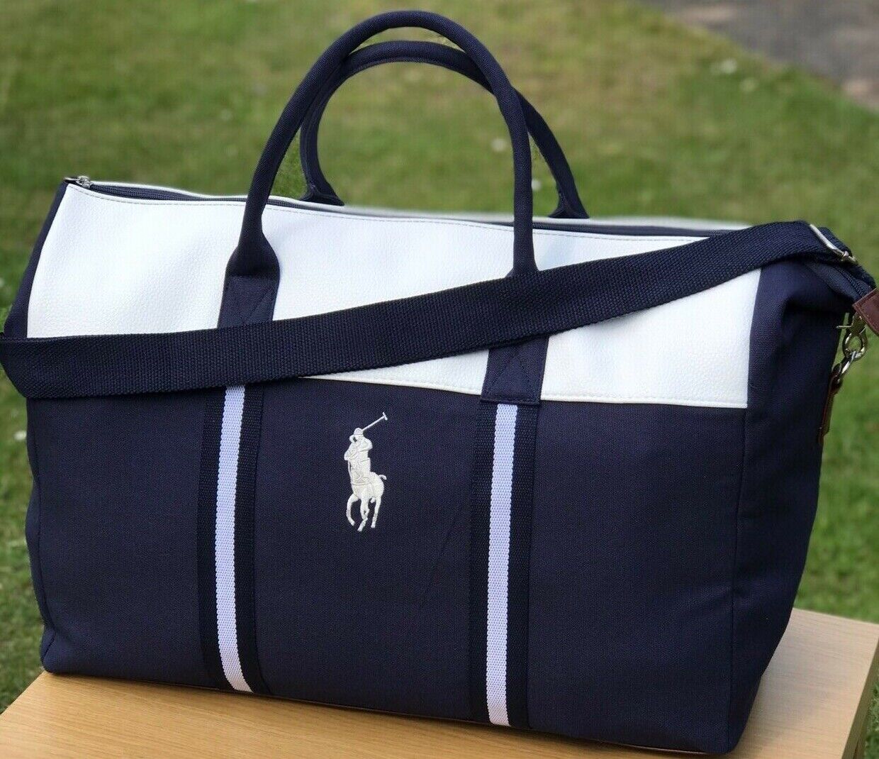 Bolso Edición Limitada de la colección Ralph Lauren Fragrance 🏇 Color azul navy con blanco