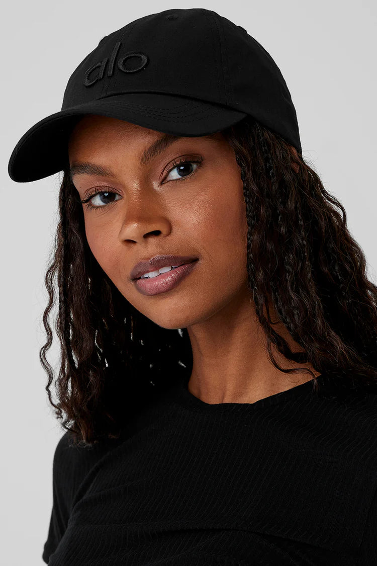 Gorra Alo🧘🏻‍♀️ color negro con cierre de velcro