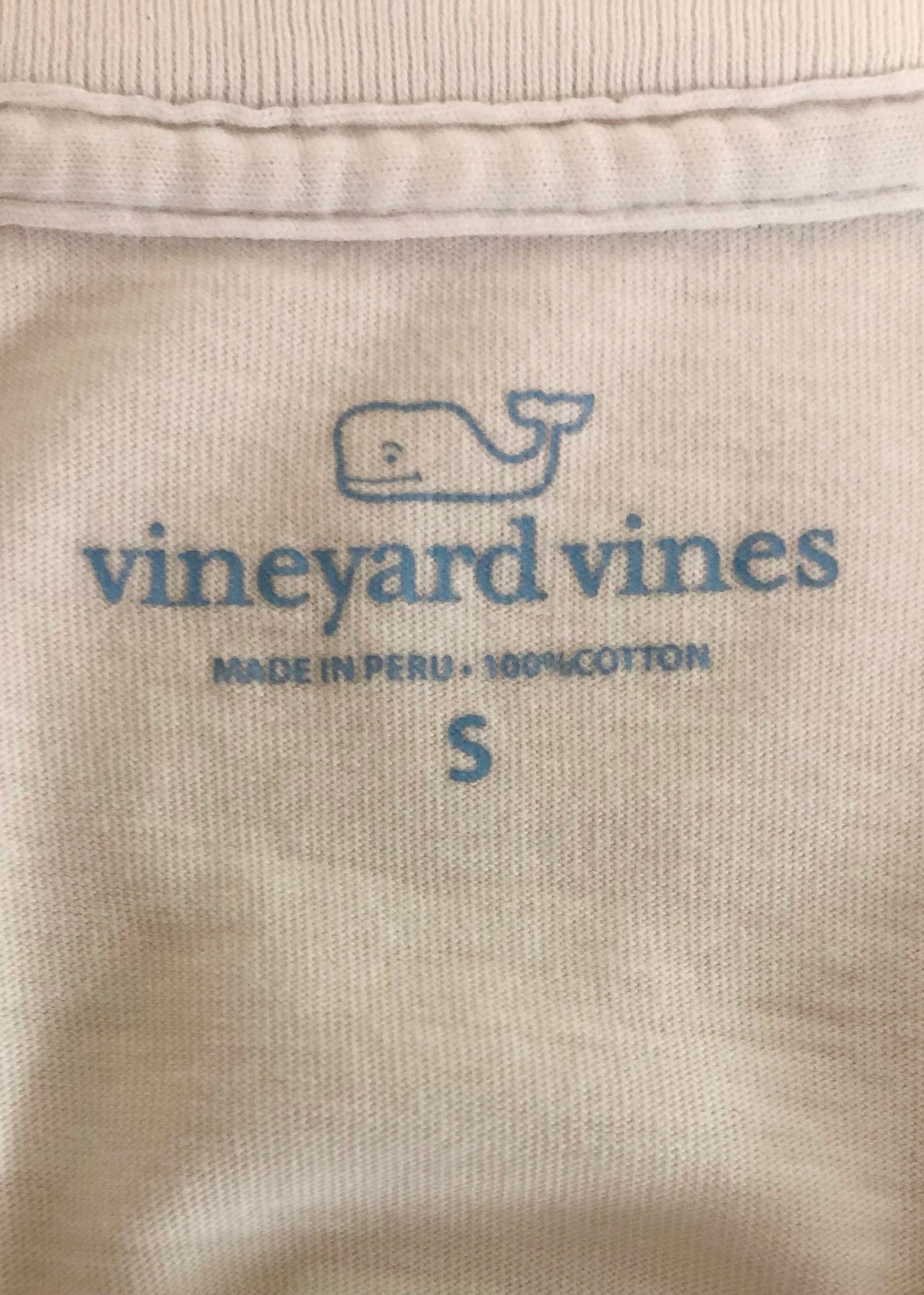 Camiseta cuello redondo Vineyard Vines 🐳 color blanco con diseño de ballena en azul navy Talla S (ver descripción)