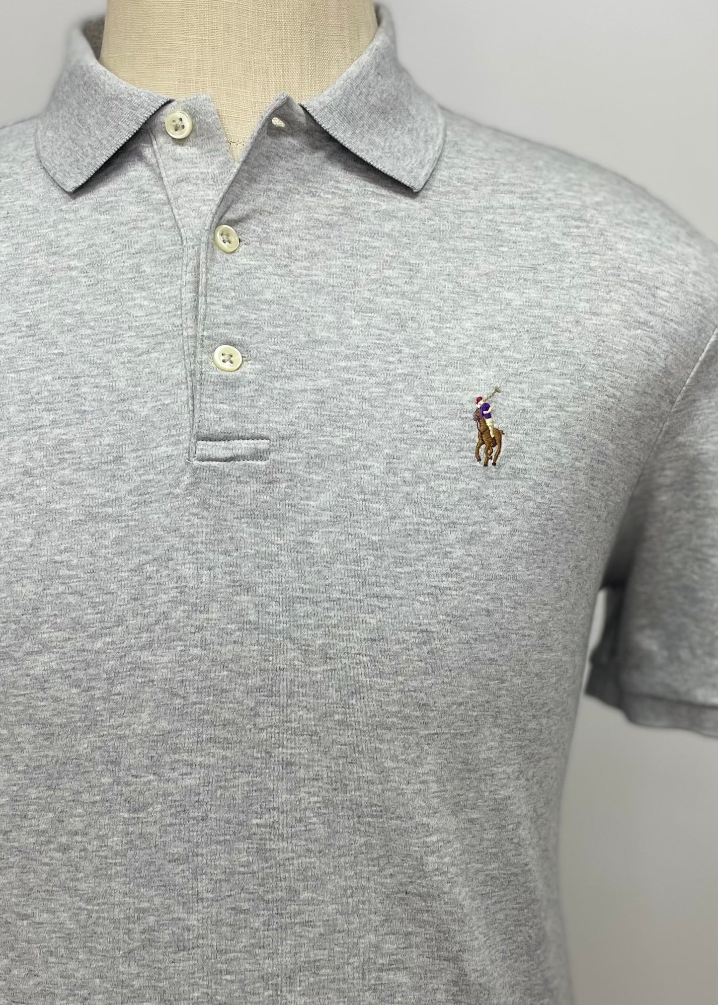 Camiseta Polo Ralph Lauren 🏇🏼color gris claro Talla M Entalle Clásico