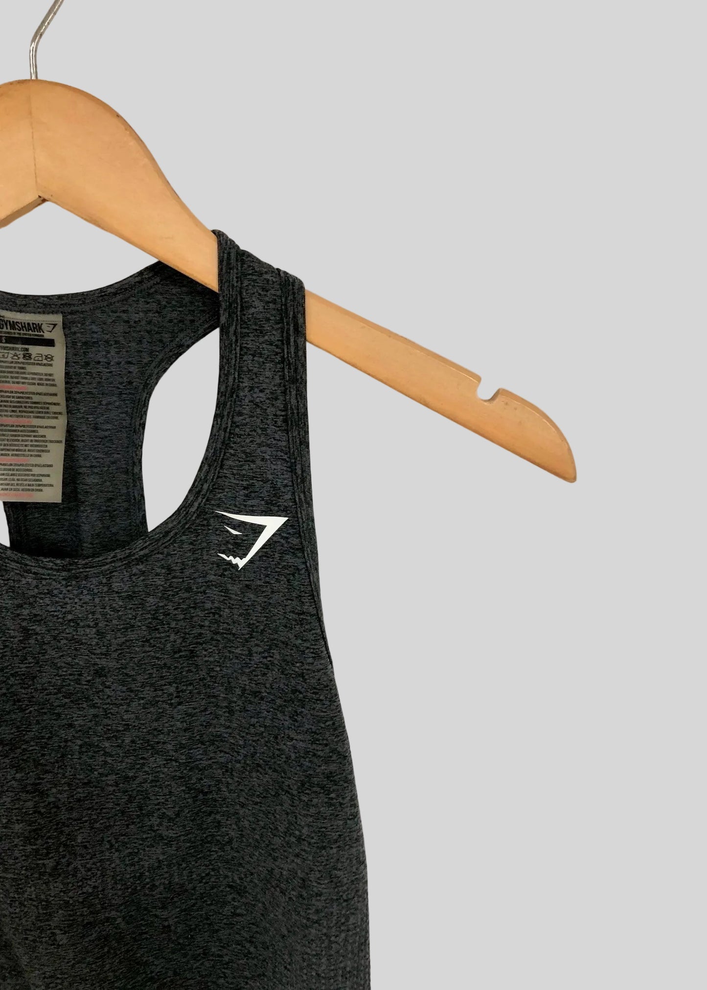 Camiseta sin mangas de mujer Gymshark Performance en color gris oscuro Talla S