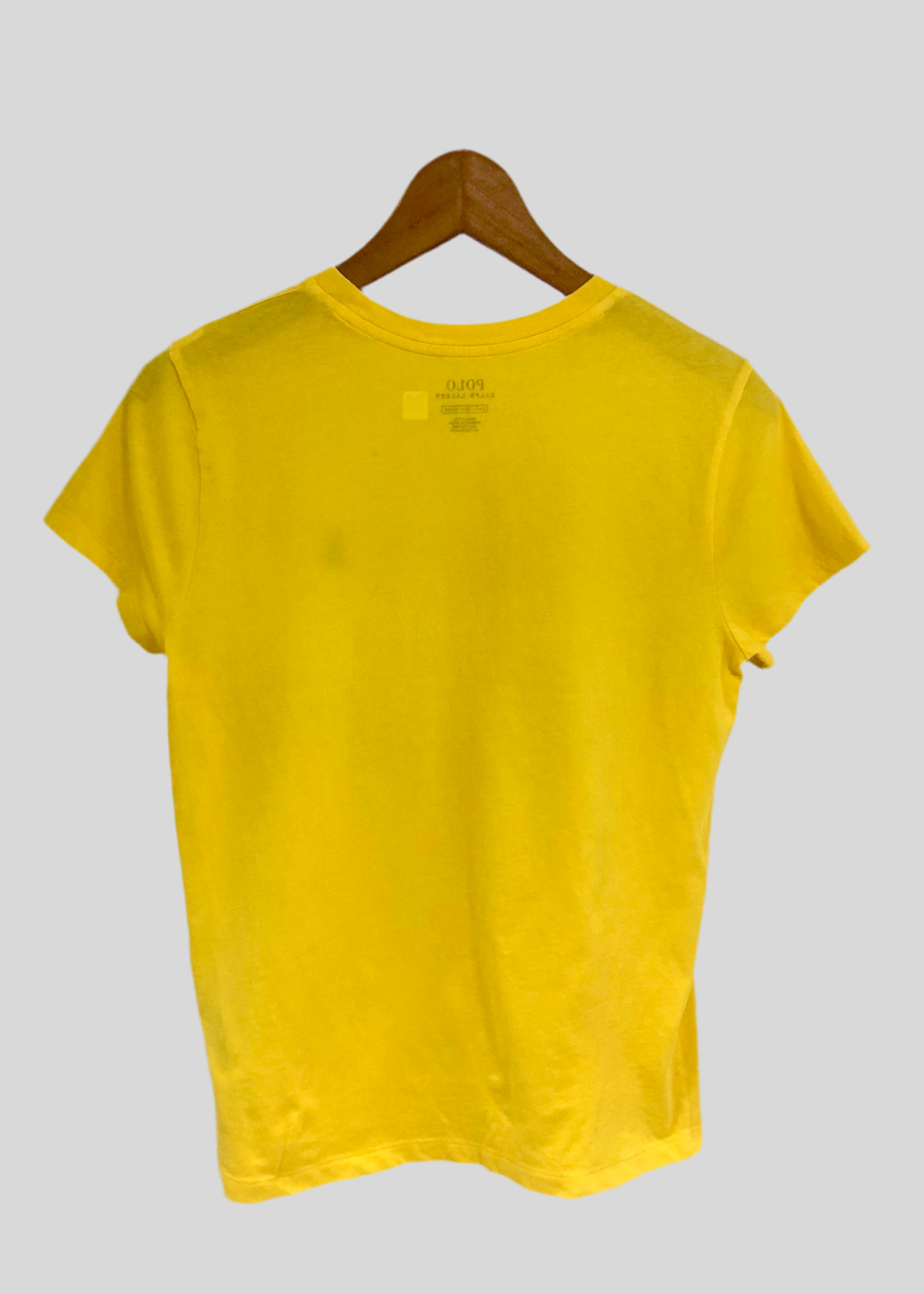 Camiseta de mujer cuello redondo Polo Ralph Lauren 🏇🏼 color amarillo intenso con logo en azul Navy Talla S Entalle Regular