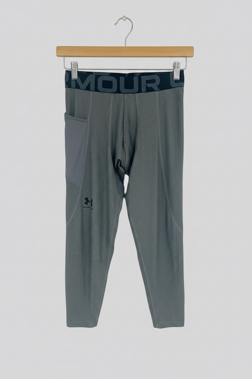 Malla de entrenamiento licra Under Armour 🏋🏽 Pro Dri-FIT 3/4 para hombre en Color gris y cintura negro Talla M